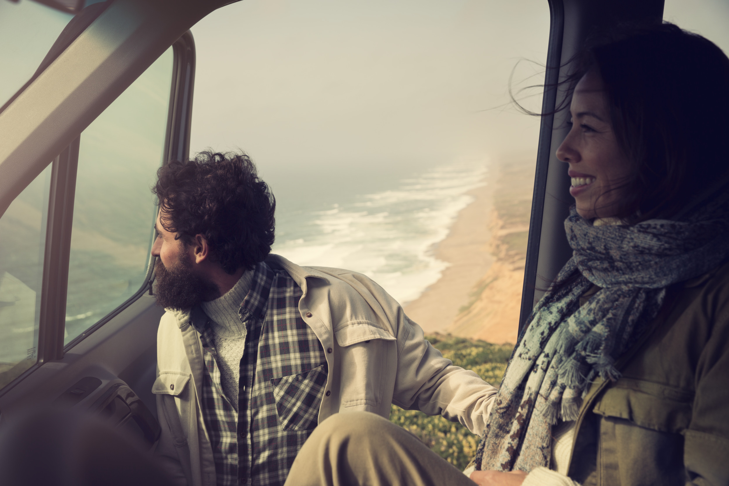 Dometic, pojazd rekreacyjny, kamper, samochód kempingowy, wakacje, dzień 12 1624, broda, wybrzeże, plaża, morze, fale, wietrzny, pojazd rekreacyjny, samochód kempingowy, szalik, para, rodzina, wolny, natura, podróż, wycieczka