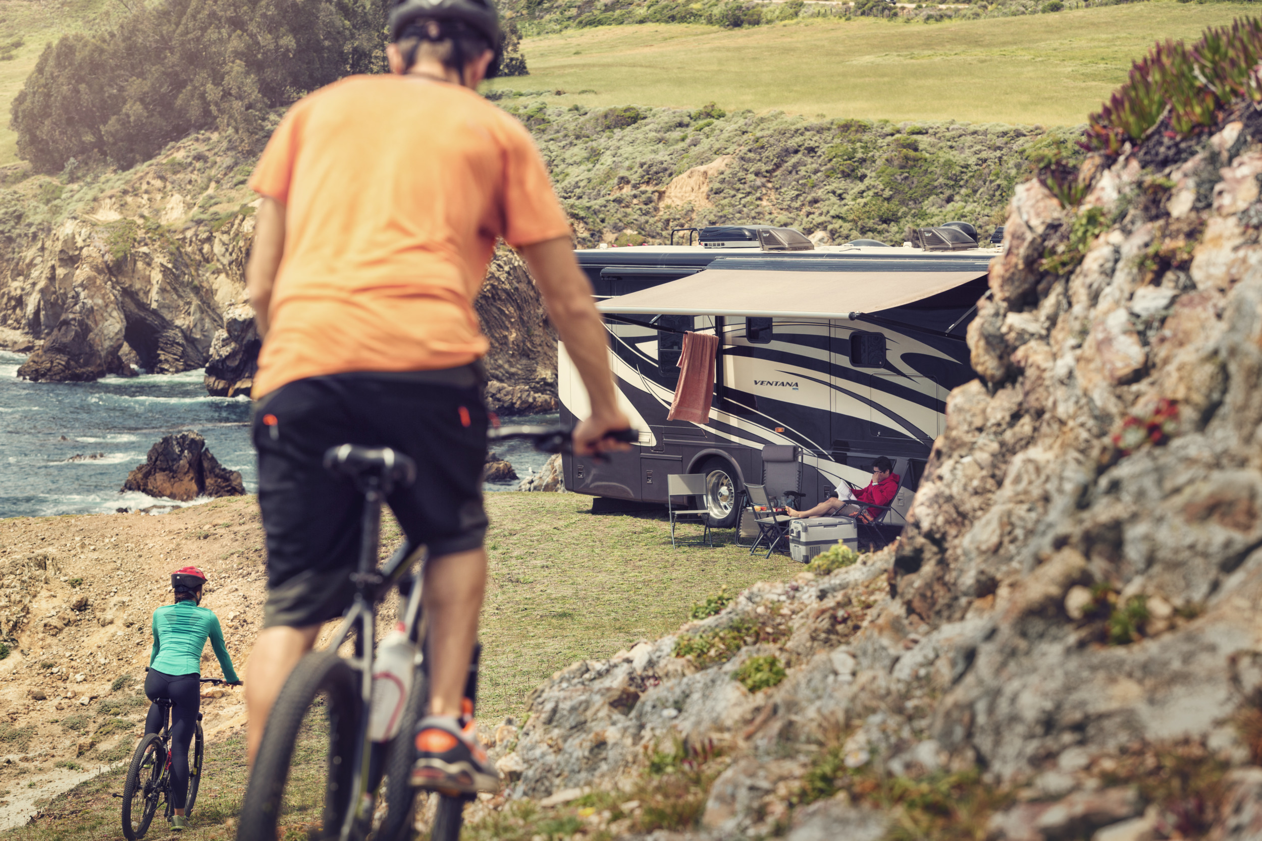 Dometic, pojazd rekreacyjny, samochód kempingowy, jazda na rowerze, markiza chłodziarka, Dzień 6 0695, jasny, mtb, góra, rower, rower górski, rower, samochód kempingowy, pojazd rekreacyjny, klif, wybrzeże, morze, jezioro, nad jeziorem