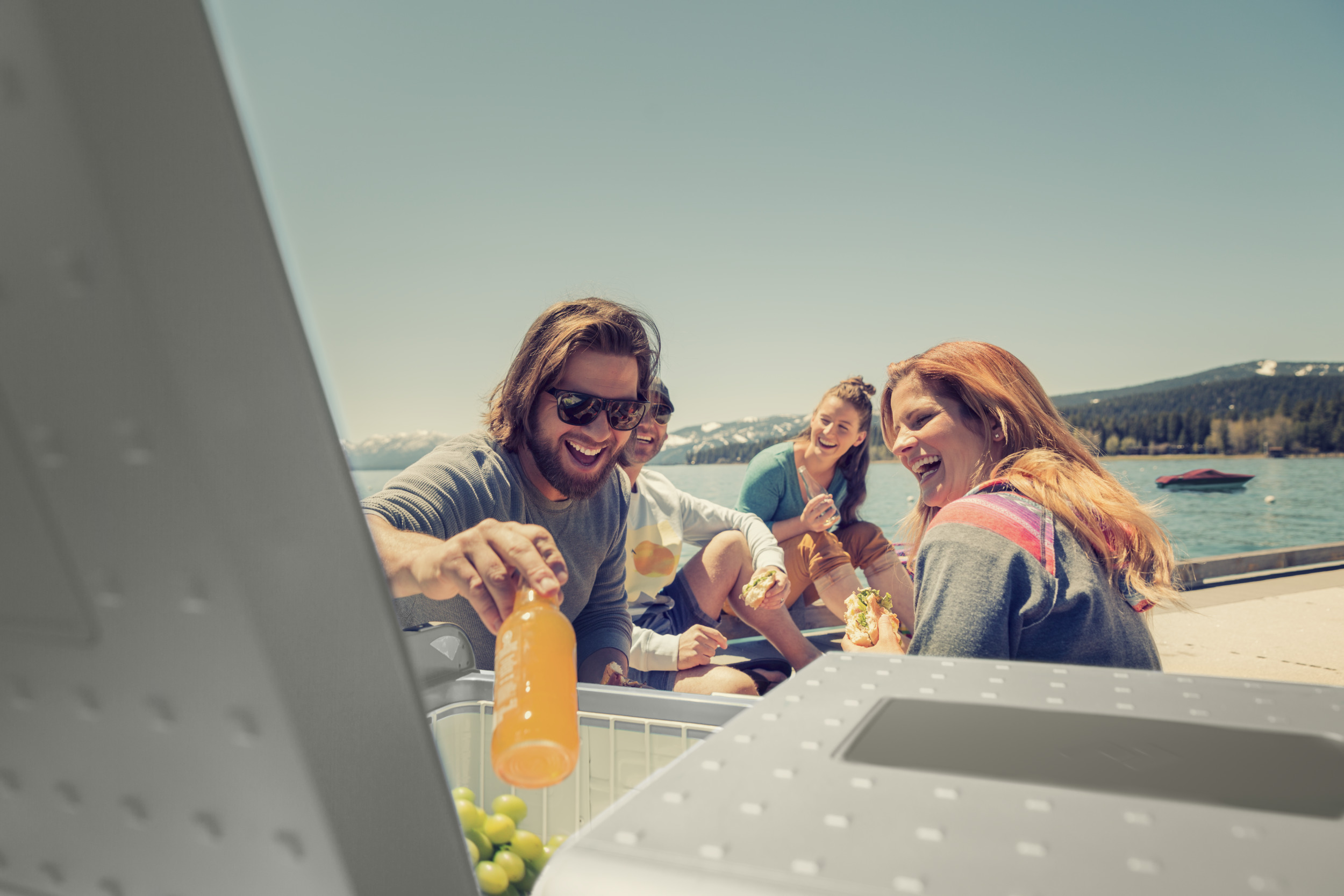 Dometic, morski, kemping, chłodzenie mobile, chłodziarka, lodówka pasywna, drink, zimny, lato, szczęśliwy, soda, jezioro, natura, góra