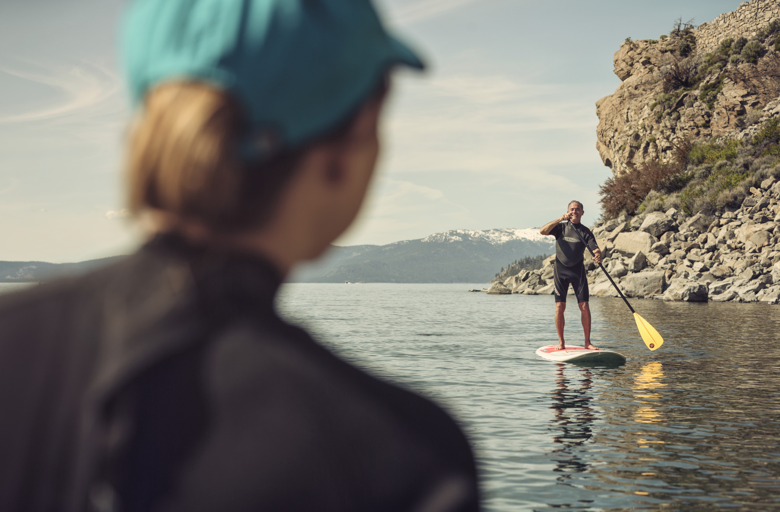 Dometic pojazd rekreacyjny, samochód kempingowy SUP Dzień 8 0510 Końcowy, kombinezon, pływanie kajakiem, wiosło, morze, jezioro, wybrzeże, plaża, klify, skały, widok, deska